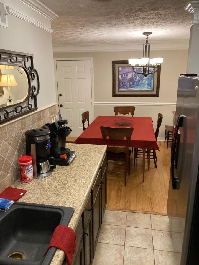 Spacious 3 Bedroom 2 Bath Condo Close To Five-Points In Athens Exterior photo