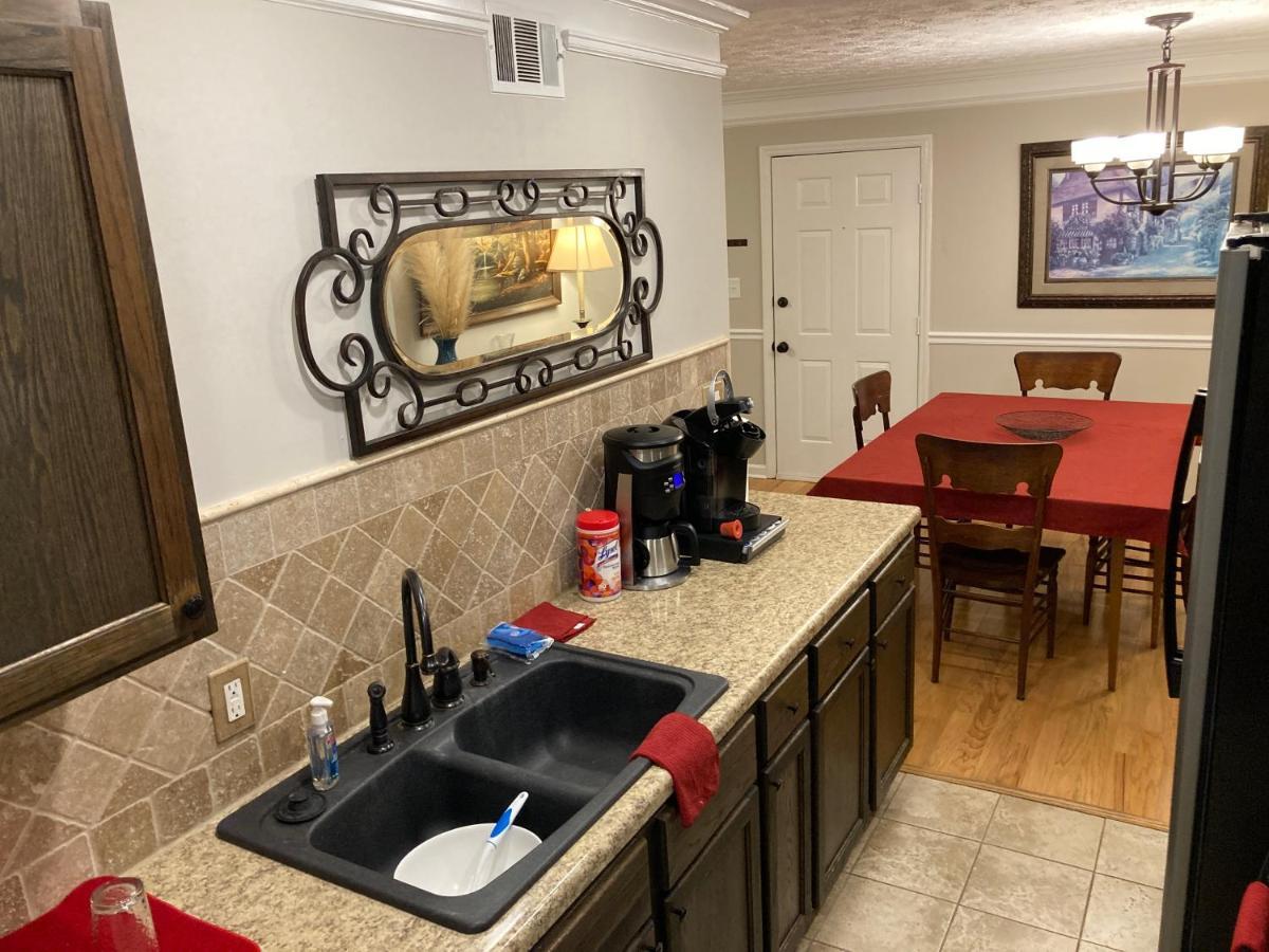 Spacious 3 Bedroom 2 Bath Condo Close To Five-Points In Athens Exterior photo