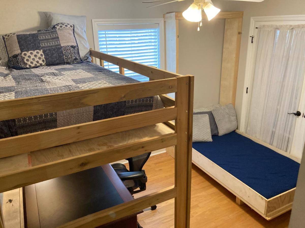 Spacious 3 Bedroom 2 Bath Condo Close To Five-Points In Athens Exterior photo